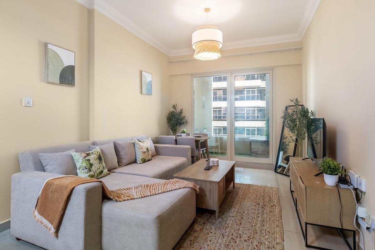Bohemian 2 Bedroom In The Heart Of Marina